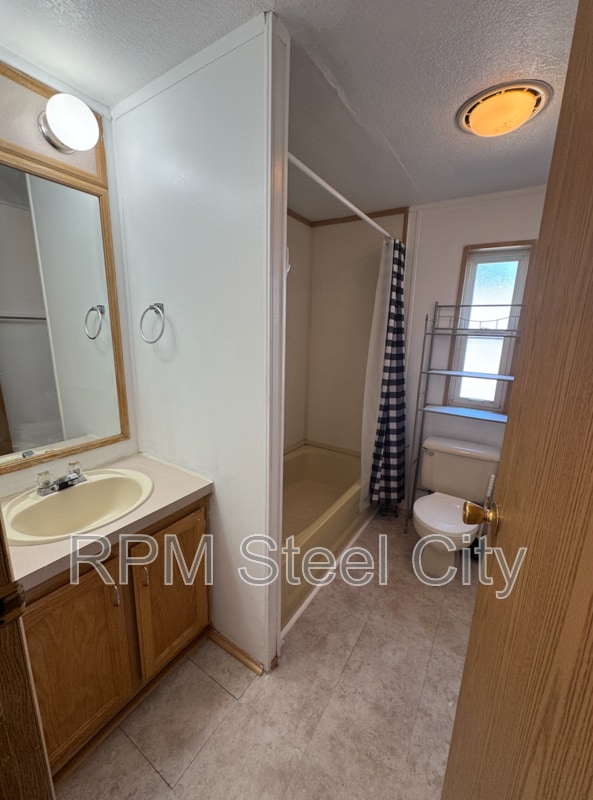 Building Photo - 957 S Saki Dr