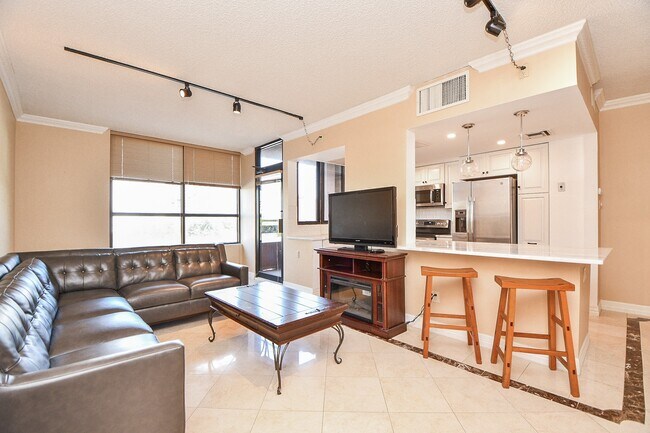 Building Photo - 5150 Hidalgo St