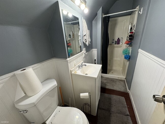 Building Photo - 8 br, 2.5 bath House - 428 Cross St