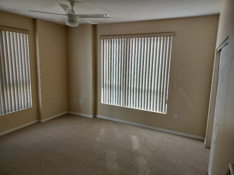 Building Photo - 1240 India St