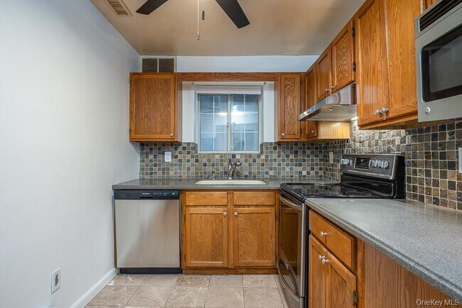 Building Photo - 506 Fox Run Ln