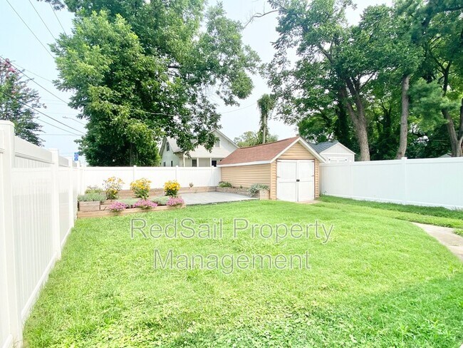 Building Photo - 1708 Canton Ave