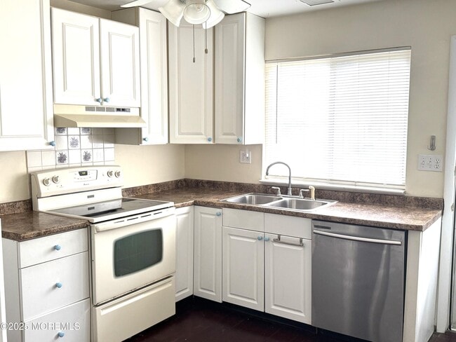Building Photo - 561B Malvern Ct
