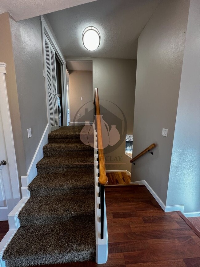 Building Photo - Winter Move in Special* $700 Off First Full Months Rent***