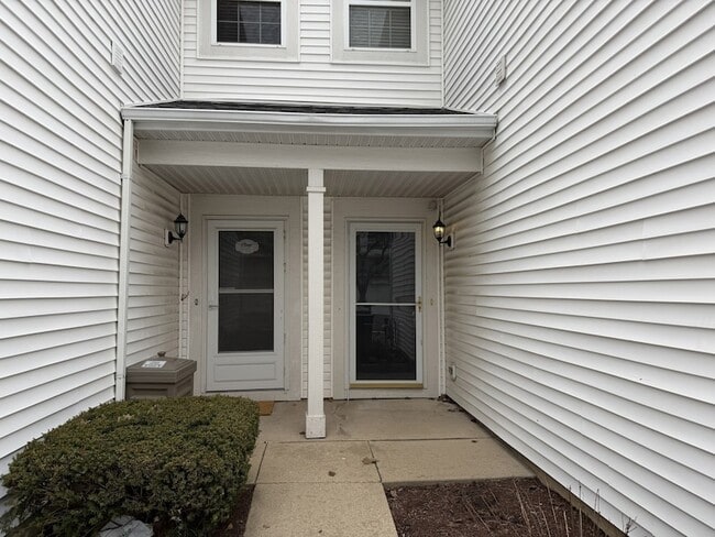 Building Photo - 1225 Brookdale Dr