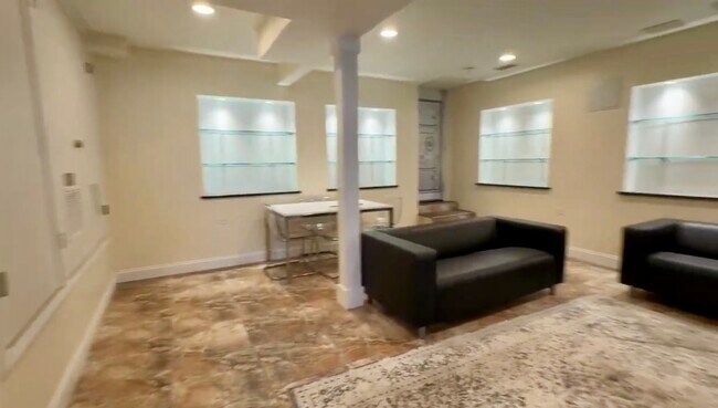 Building Photo - 27 Saint Marys Ct