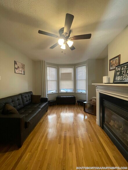 Building Photo - 45 Old Harbor St