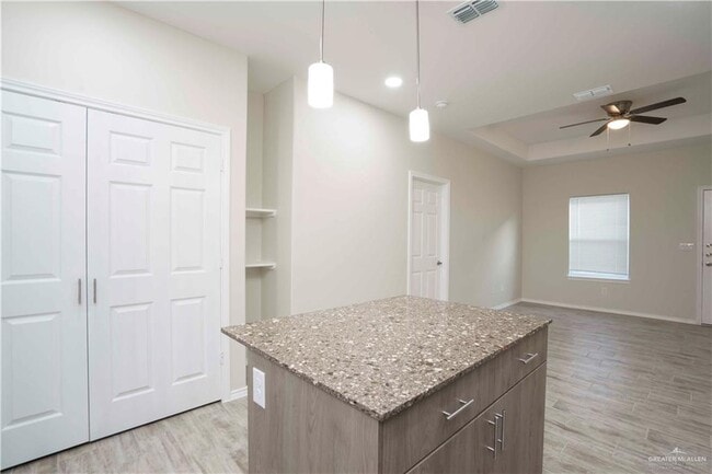 Building Photo - 31 Hiawatha Dr