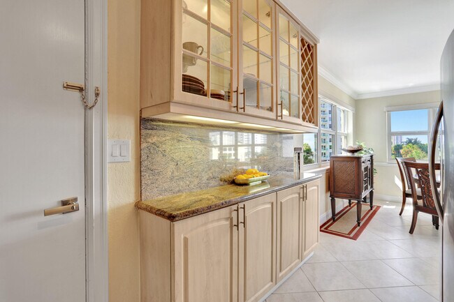 Building Photo - 3700 Galt Ocean Dr