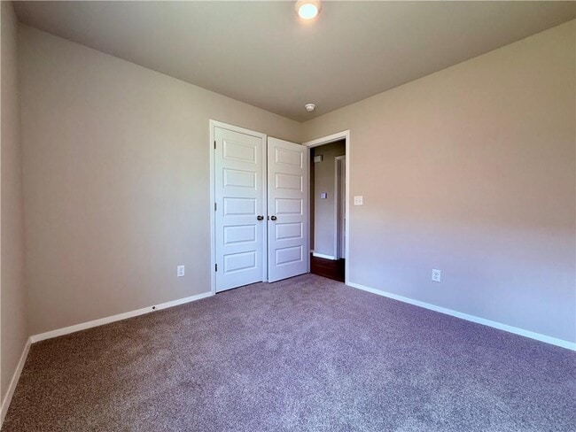 Building Photo - 2512 E Foxbury St