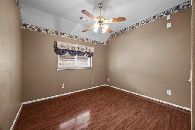 Building Photo - 2723 Shelby Dr