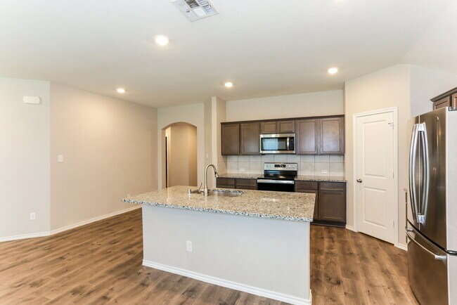 Building Photo - 980 Alton Dr