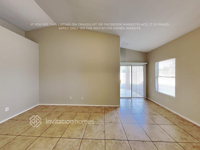 Building Photo - 2218 S 64th Ln
