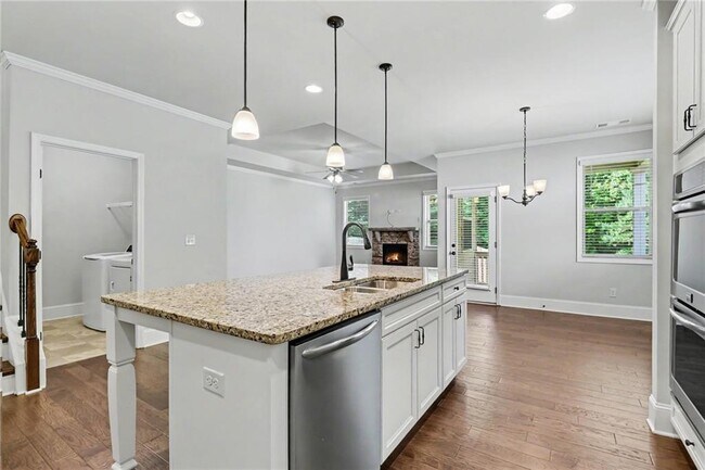 Building Photo - 5985 Carruth Lake Dr