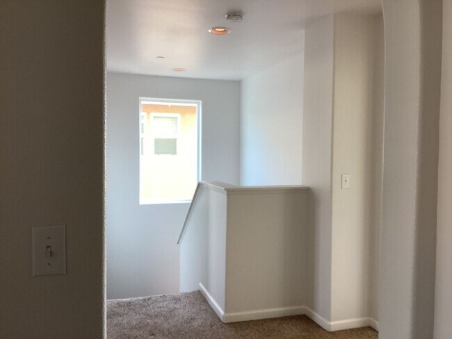 Building Photo - 7082 N Refinement Dr