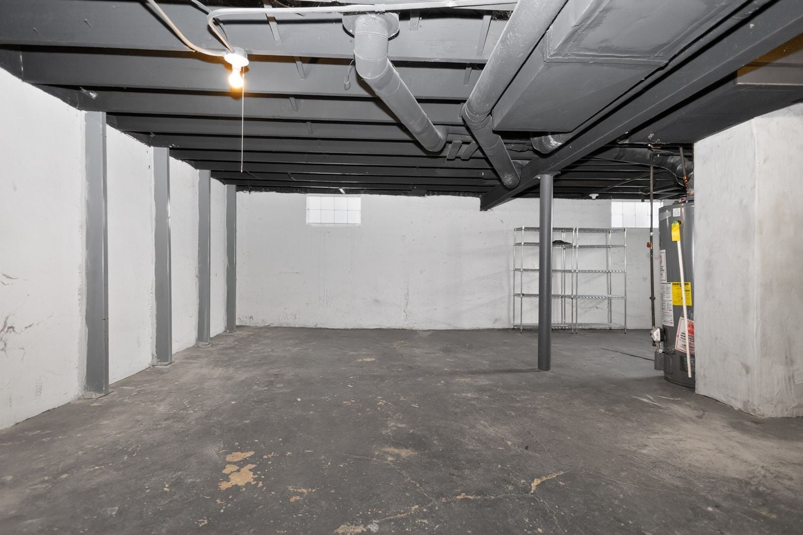 Building Photo - 1631 W Custer Ave