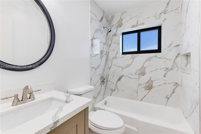 Building Photo - 821 NW 41st St