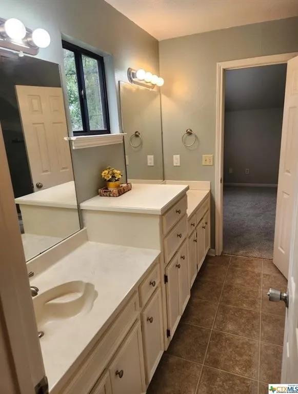 Building Photo - 305 Forest Dr