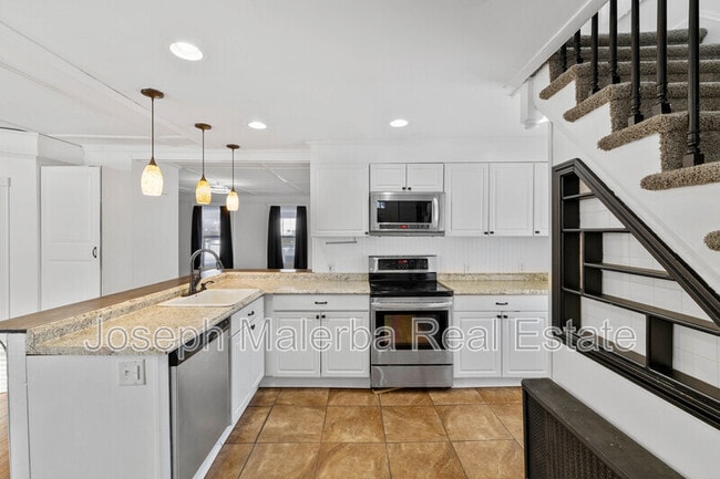 Building Photo - 44 Providence St