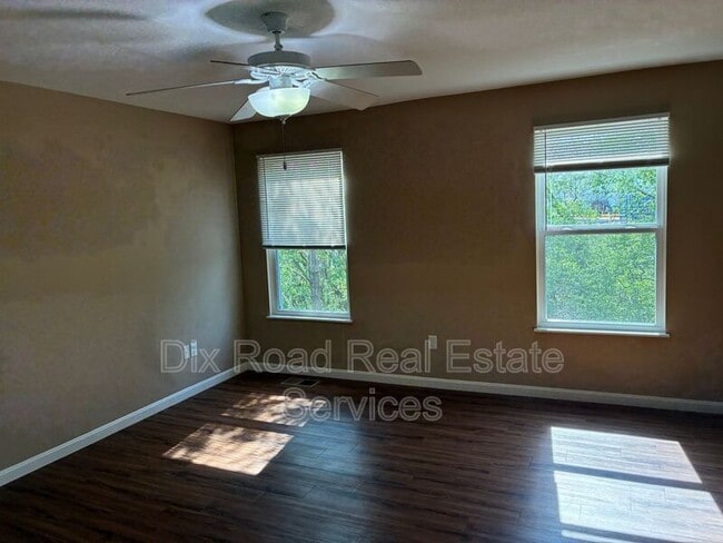 Building Photo - 461 Draft Ct