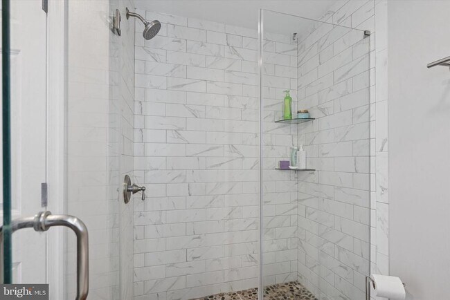 Building Photo - 246 Fitzwater St