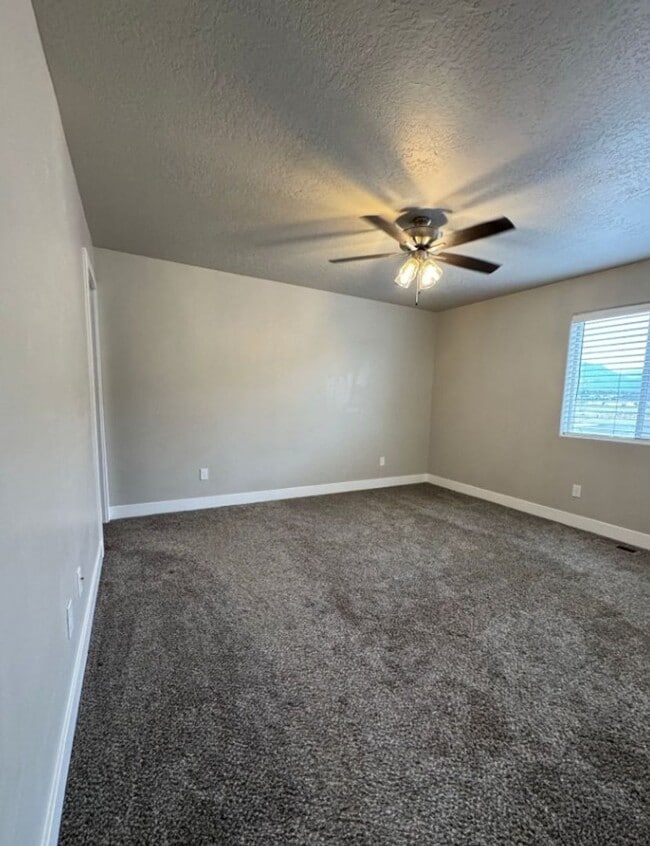 Building Photo - 3129 W 1650 N