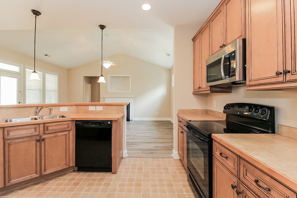 Building Photo - 84 Denby Cir