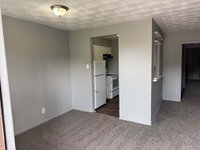 Building Photo - Pine Street Terrace