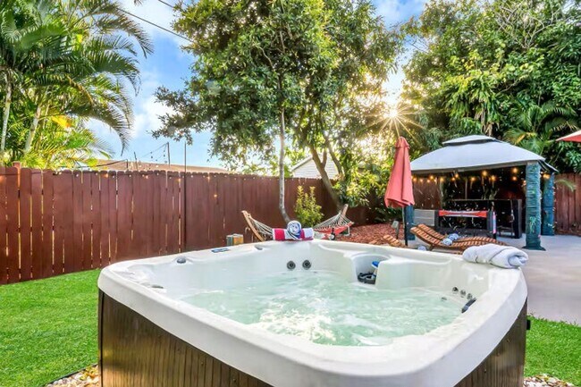 Building Photo - 4310 Applecrest Dr