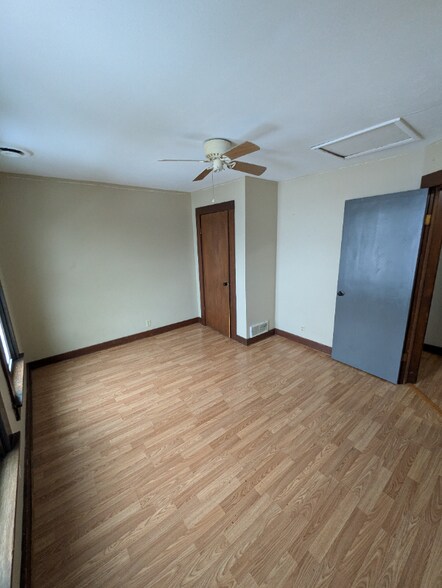 Building Photo - 220 S 8th St