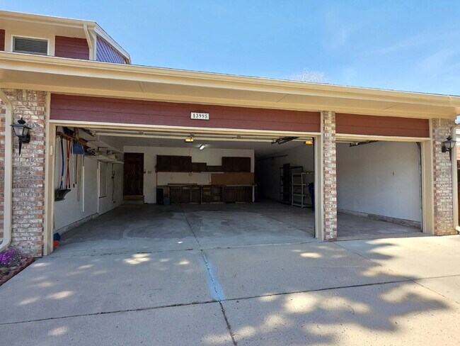 Building Photo - Single-Family Home in Near-Perfect Condition | 931 square foot 3-Car Garage!! | Covered Patio | L...