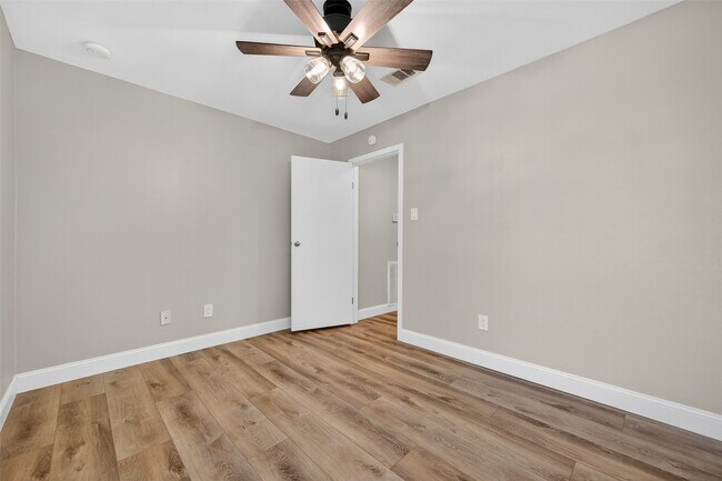 Building Photo - 10 Kittiwake Ct