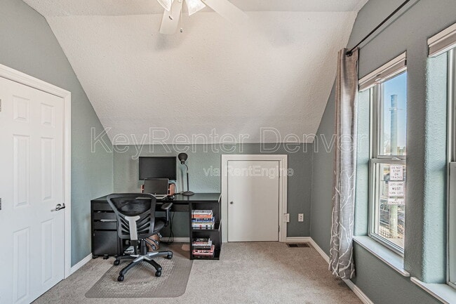 Building Photo - 3033 Welton St