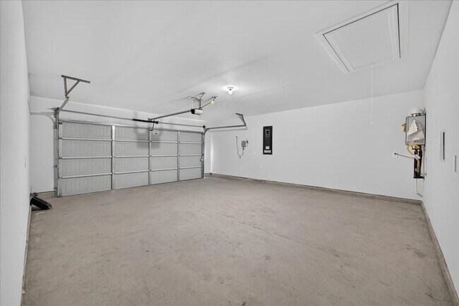 Building Photo - 717 Sweet Pea Dr