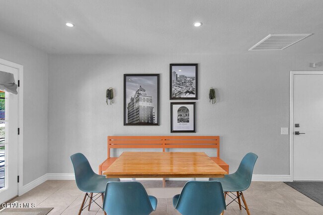 Building Photo - 779 Clay Ct