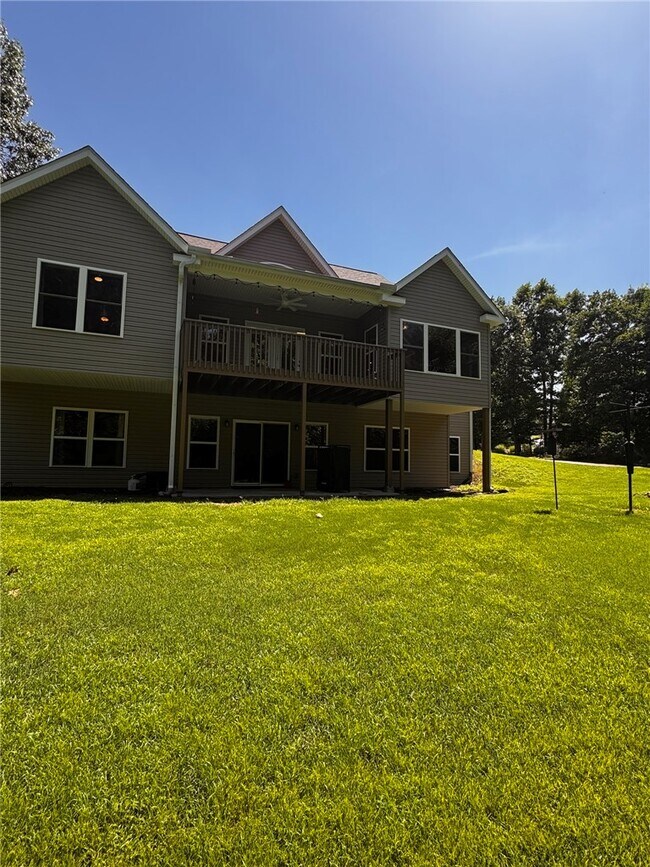 Building Photo - 17 Miller Dr