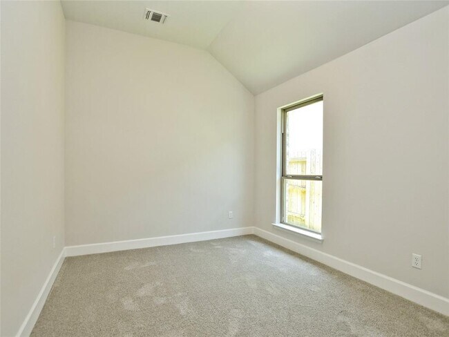 Building Photo - 612 Jefferson Dr