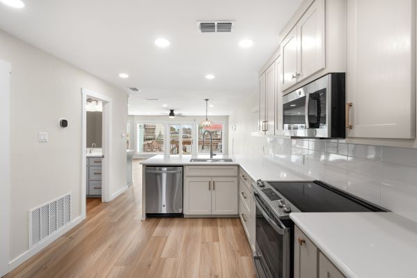 Building Photo - 15326 Bonasse Ct