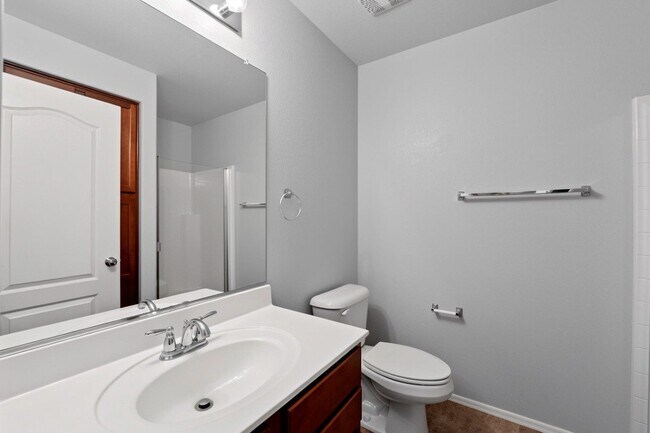 Building Photo - 2220 S Ponderosa Dr