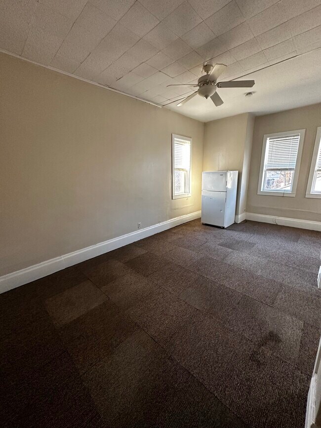 Building Photo - 1941 Madison St