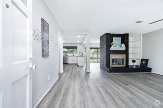 Building Photo - 2618 Quiet Meadows Dr
