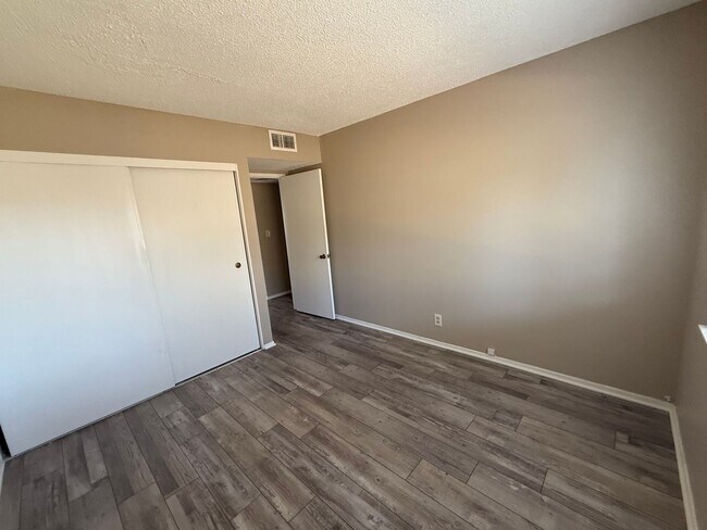 Building Photo - Victorville Green Tree Home- Refurbished 4 Bedrooms, 2 Bathrooms, New Paint,
