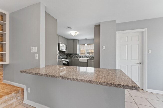 Building Photo - 954 Chamboard Ln