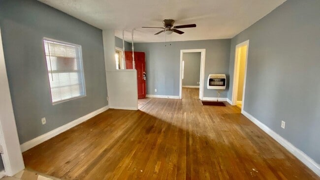 Building Photo - Handyman Special $0 First Month's Rent / “You fix, you SAVE BIG!!” Contact Mayshell for details: ...