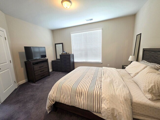 Building Photo - 150 Ella Kinley Cir