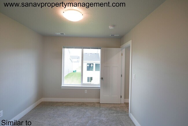Building Photo - Modern 3-Bedroom, 2.5-Bath Home in Prime Norwalk Location