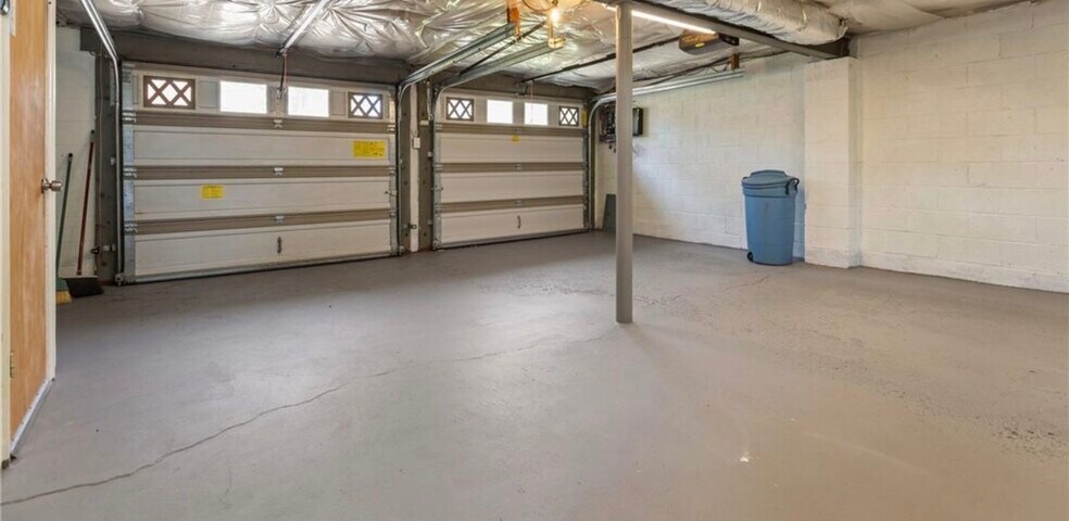 Building Photo - 548B Firethorne Dr