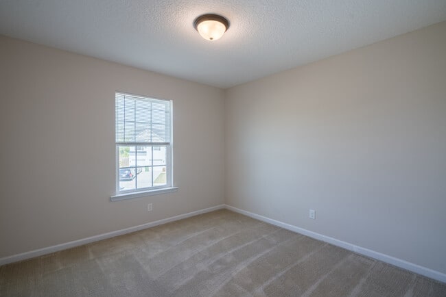 Building Photo - 1913 Wiregrass Way