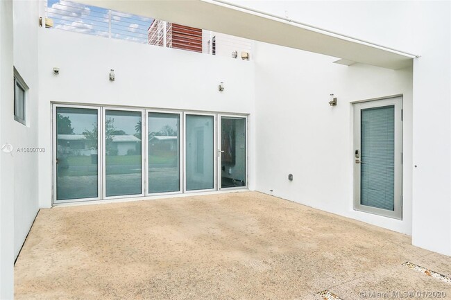 Building Photo - 2612 Key Largo Ln