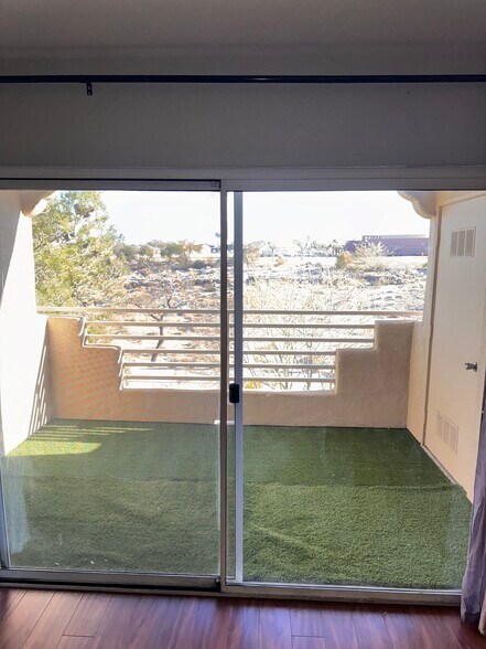Private balcony overlooking Greenbelt - 1901 Desert Falls Ct